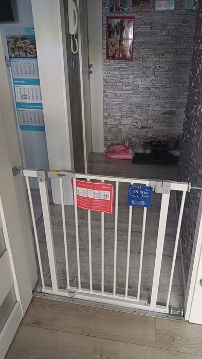 Bramka zabezpieczająca dla dzieci