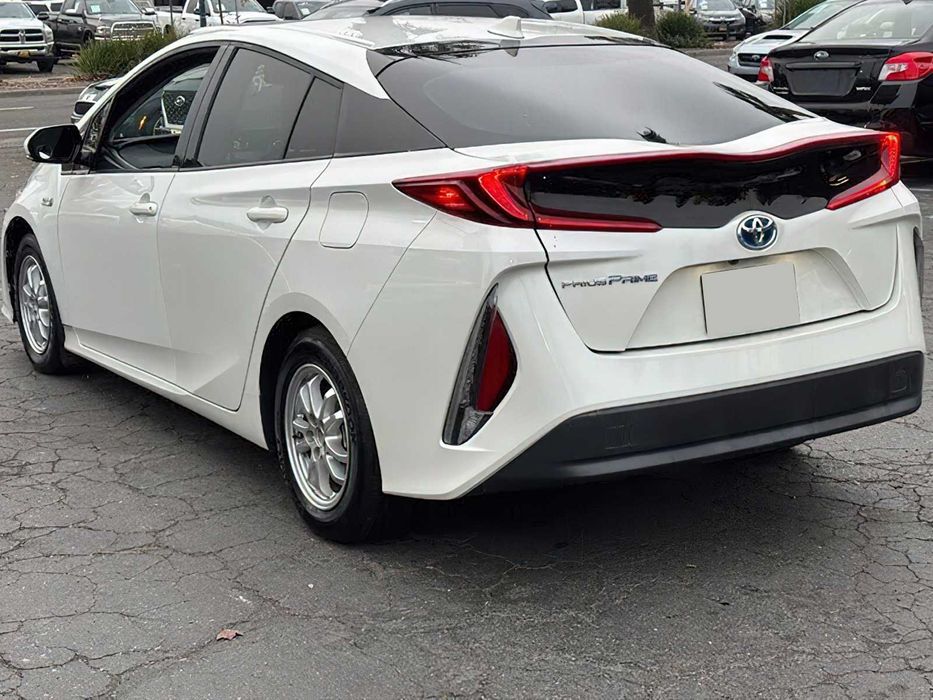 Toyota Prius Prime Premium      2019