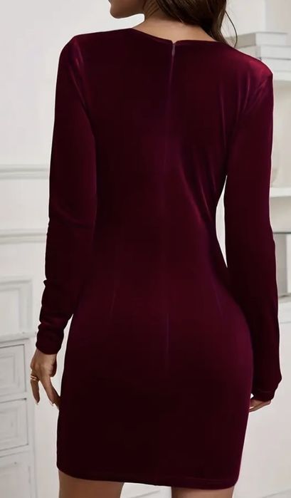 Елегантна оксамитова сукня