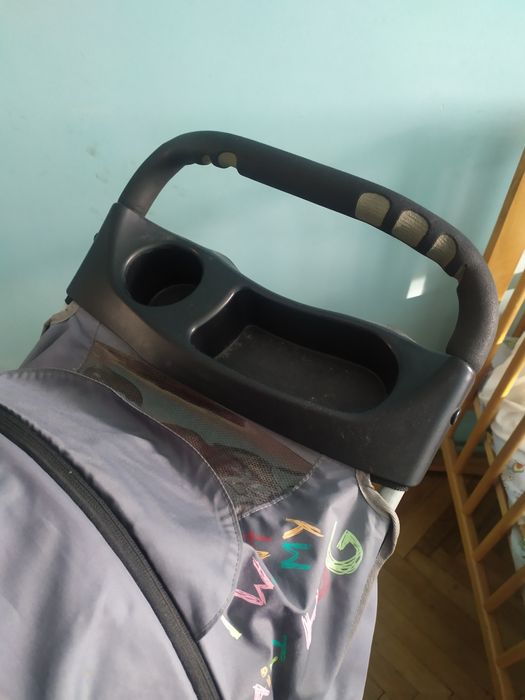 Дитяча прогулянкова коляска