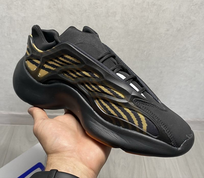 Кросівки Adidas Yeezy Boost 700 Black & Orange