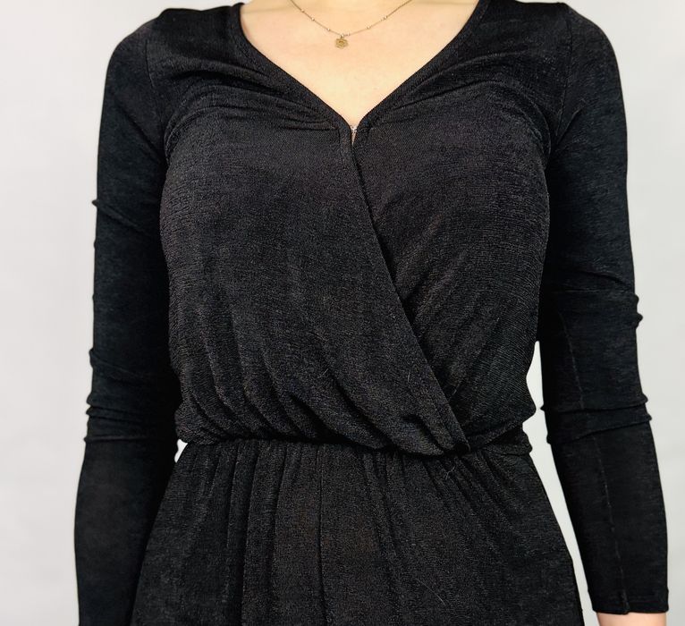 Czarny aksamitny kombinezon kopertowy XS 34