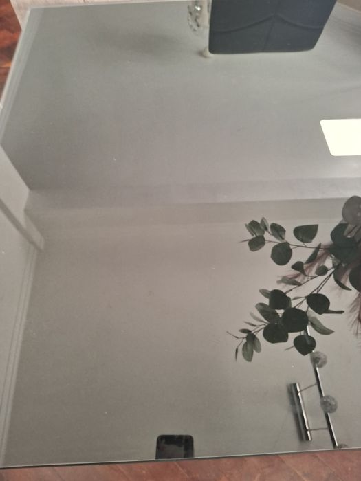 Mesa preta com 160m com por 90cm largar