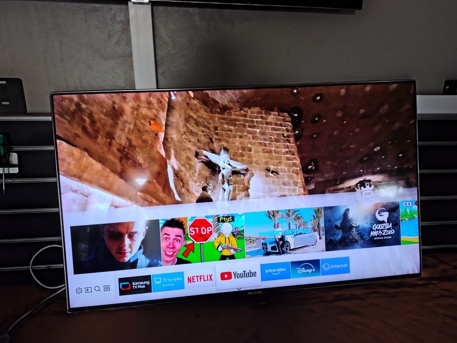 Samsung 49" 4K Smart TV Netflix YouTube DVB-T 2 hevc