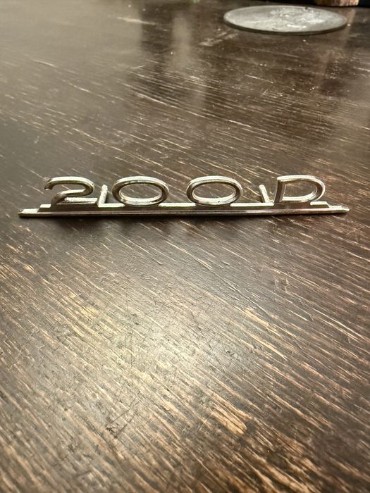 Stary pin znaczek 200d kubuś w110 mały