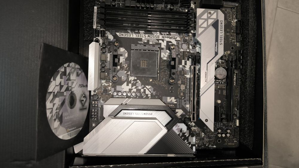 ASRock B550M Steel Legend AM4 B550 – Excelente Estado