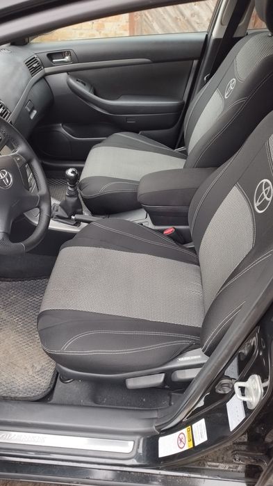 Тойота Авенсіс Універсал