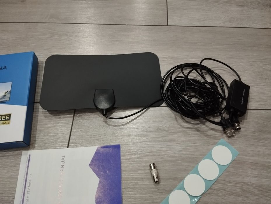 Antena HDTV płaska