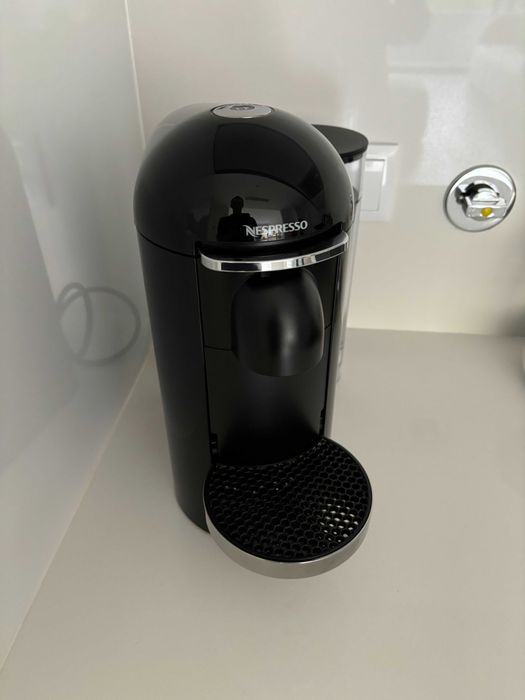 Máquina café NESPRESSO Vertuo Plus Deluxe