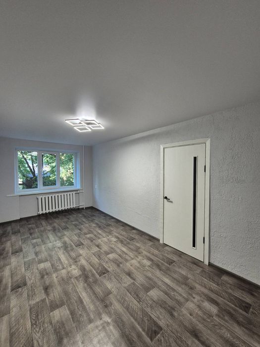 Продам 1 квартиру, з ремонтом! р-н Ковалівка.