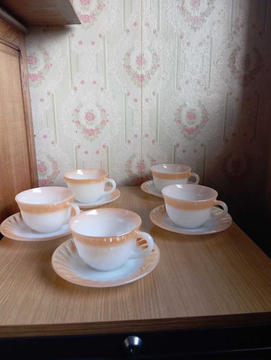 Set of 5 Tea Cups