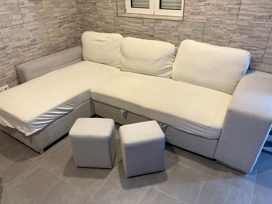Sofa cama c/chaiselong + dois puffs + 2 almofadas