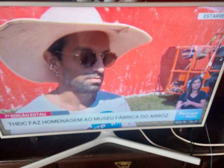 VENDE-SE TV SAMSUNG 43" — Smart Tv,Totalmente fucional! Como Nova!!