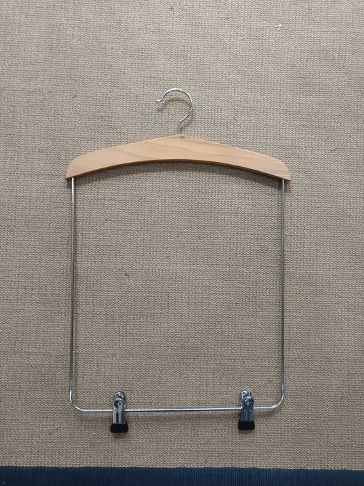 Cabides para roupa de criança