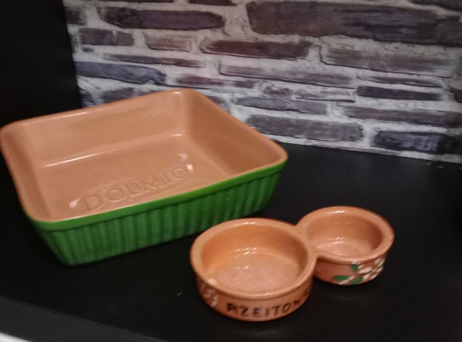 Conjunto Assadeira Barro, verde por fora, quadrada + azeitoneira barro