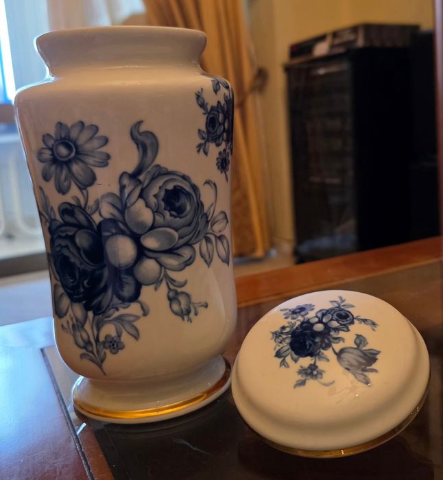 Jarra de Porcelanas Encarnação
