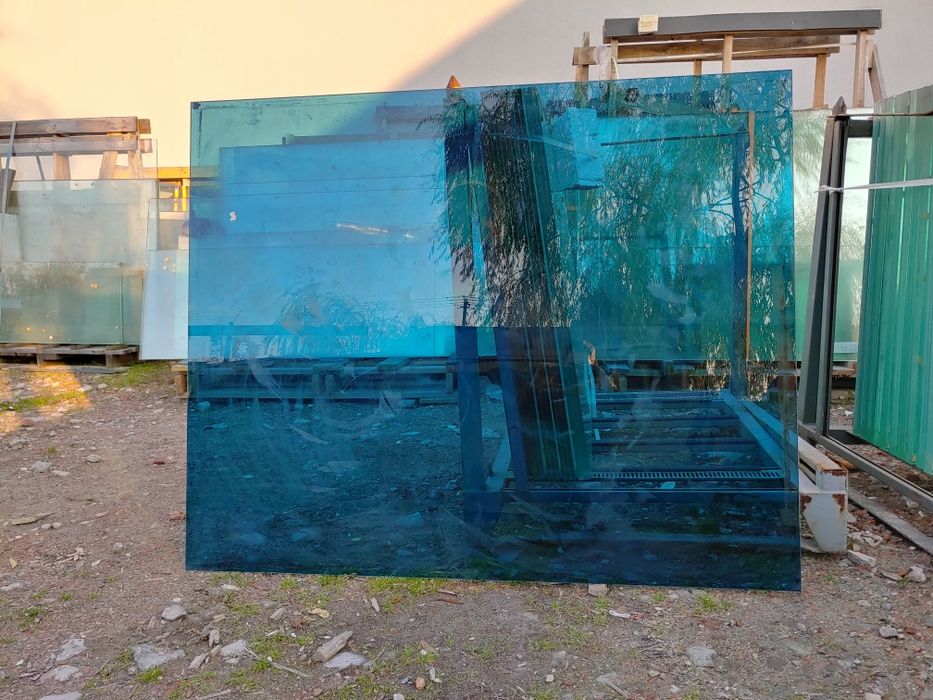 Szyby hartowane ,na ogród zimowy, dach, balustrada. Piękny kolor.