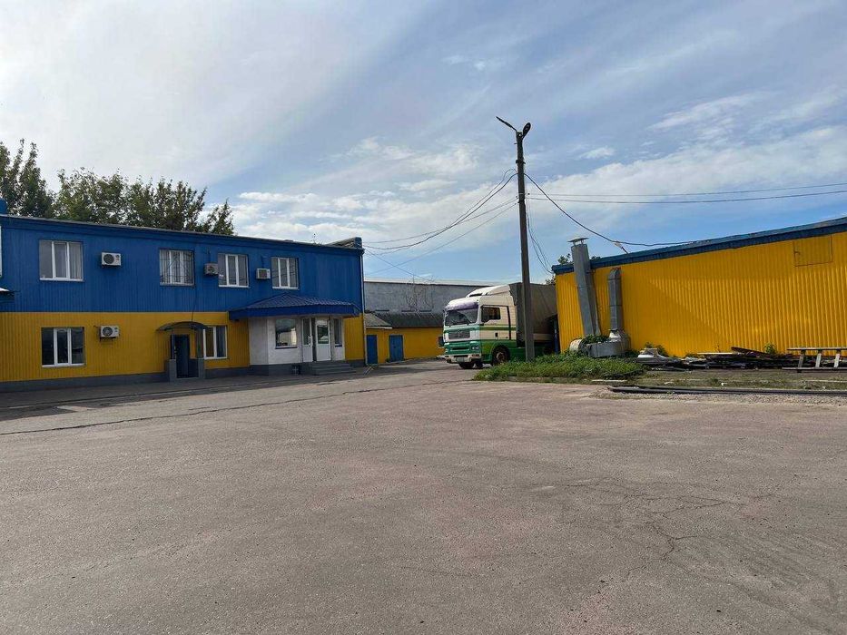 Продається виробничо-складська база по вул. М.Залізняка (Громова)