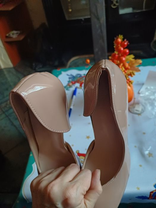 Sprzedam damskie buty  nowe