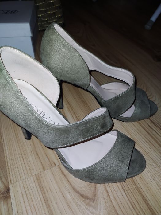 Buty na lato odkryte palce roz 37 na obcasie