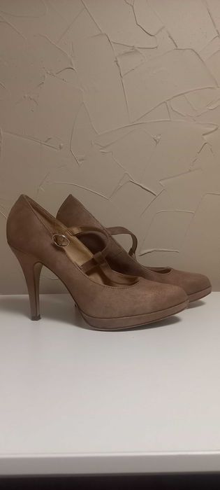 Buty damskie na obcasie