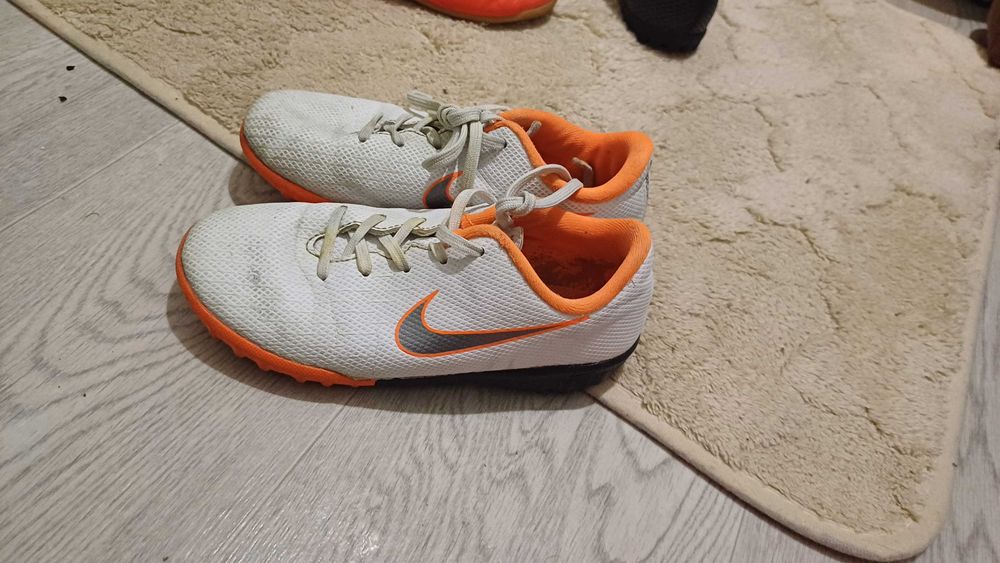 Продам футзалки дитячі,стан нормальний