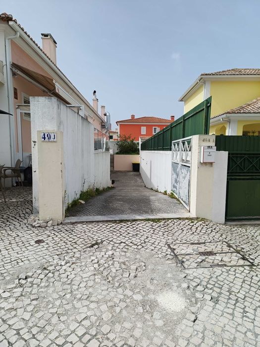 Arrendamento de Garagem/Espaço Funcional em Azeitão