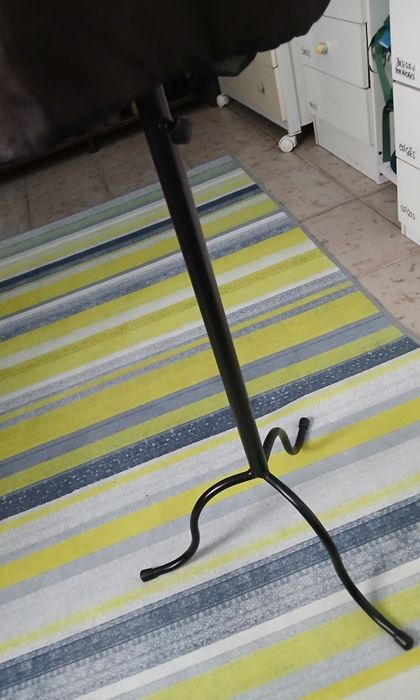 Manequim com pé estilo vintage preto