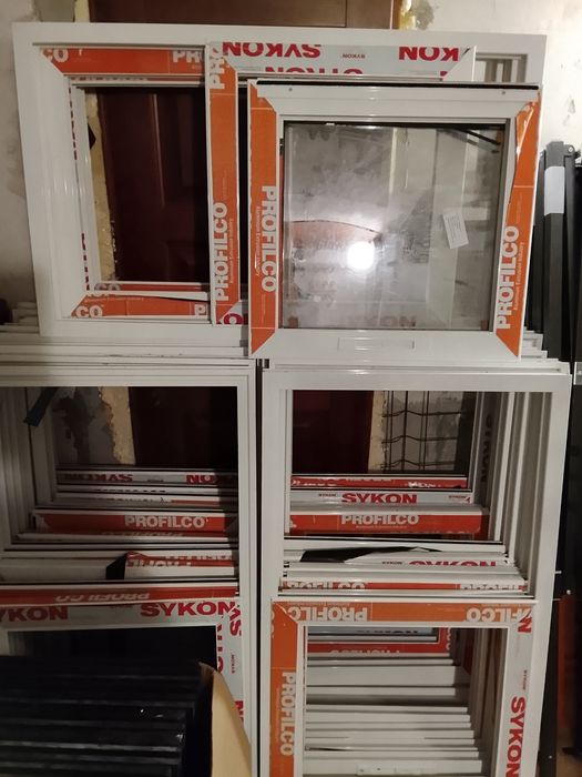 Okno aluminiowe przesuwne podawcze 100/60