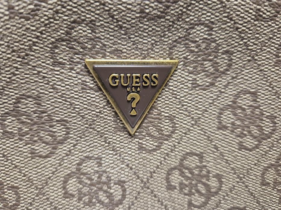 Oryginalna Torebka Guess Eco Vezzola Camera Bag – Nowa Kolekcja 2024