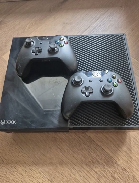 Xbox One 500 GB dwa pady