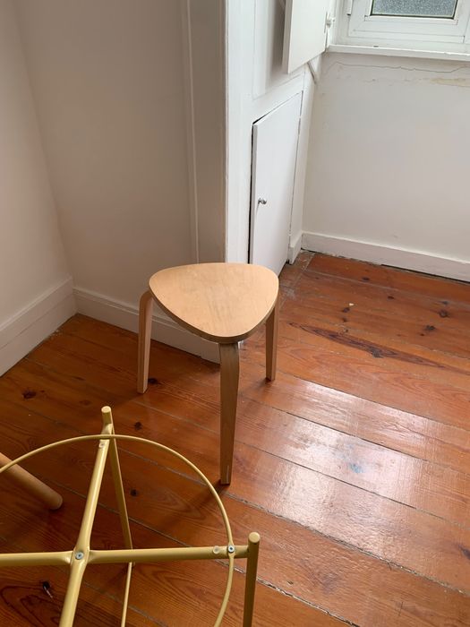 I’m giving away all the furniture for free