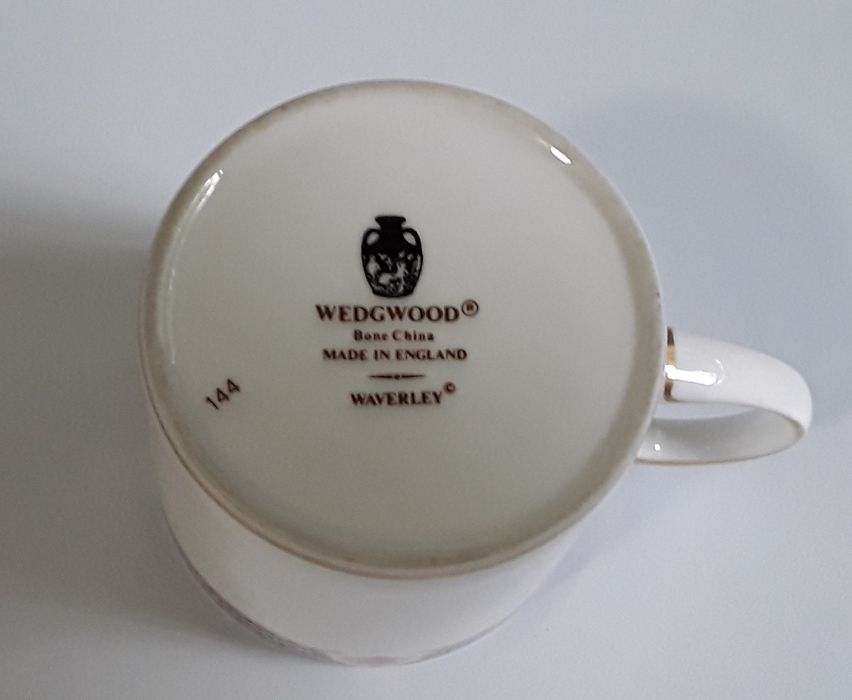 Chávena de café expresso Wedgwood Waverley England