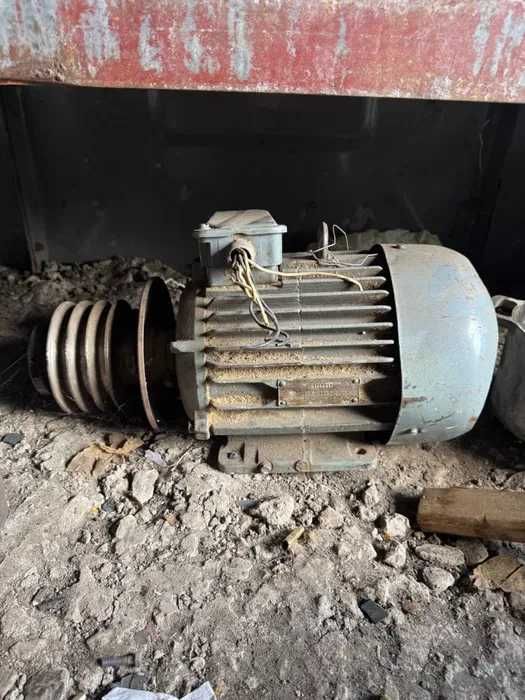 электродвигатель