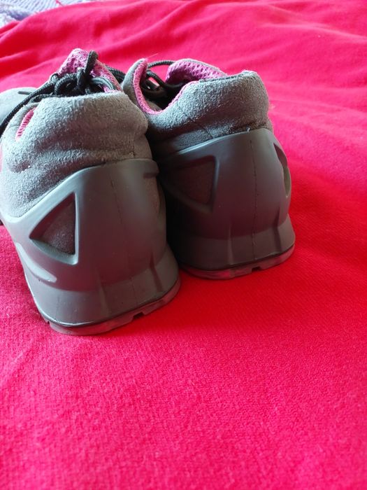 Продам кроссовки Италия