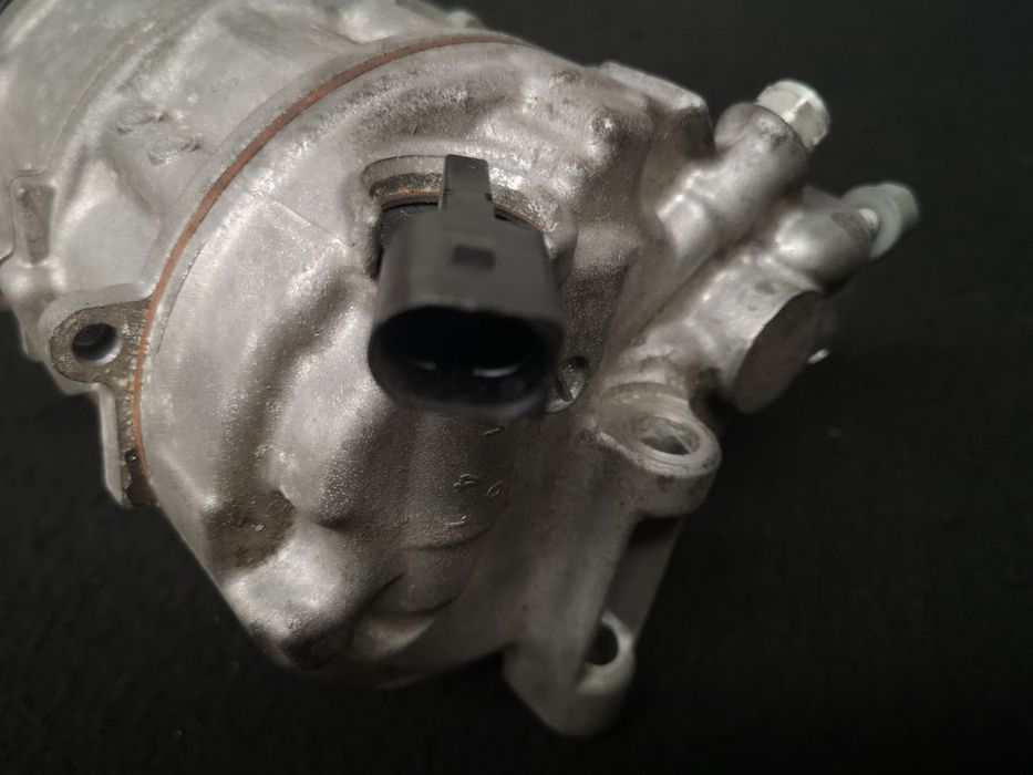 Bomba Compressor Ar Condicionado Audi A5 A4 B8  2.0tdi 2011- EPC