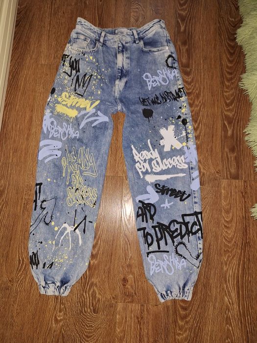 Джинси Bershka з принтом