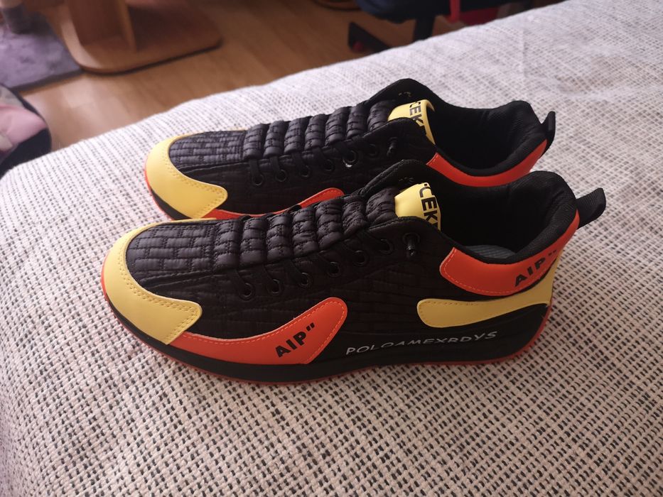 New sneakers, never worn