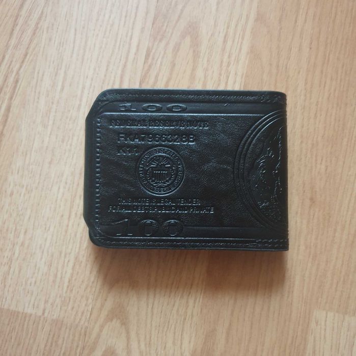 Portfel sto dolarów 100USD