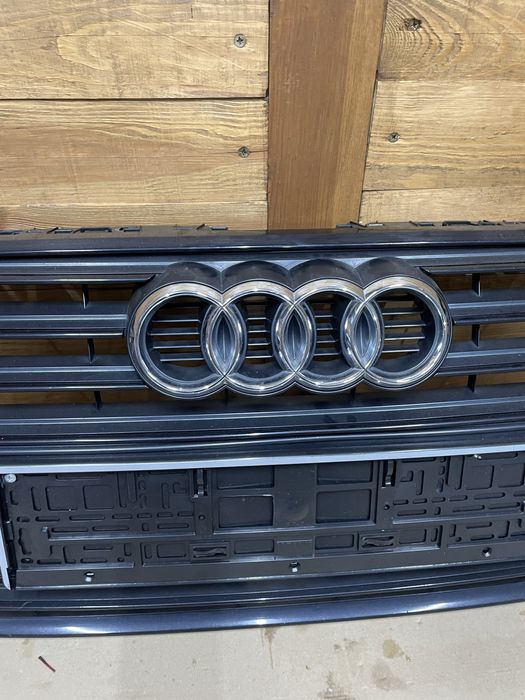 Решітка радіатора Audi A4 B9 16-19 Sline