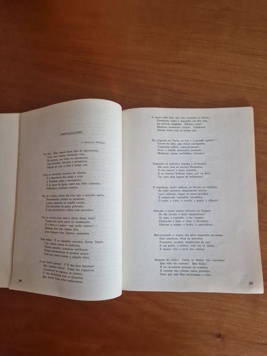 Livro "Antologia Comentada de Poesias de "O Livro de Cesário Verde""