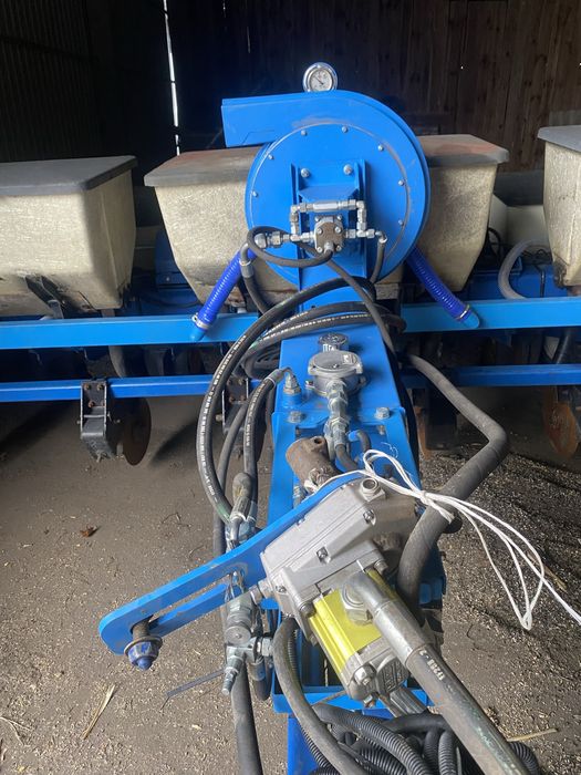 Kinze 2000 Precision Planting vSet 2