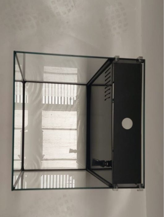 Aquário Cubo 30 c/Sump Traseira - 27Litros NOVOS!! Antes: 70€ Agora: 60€