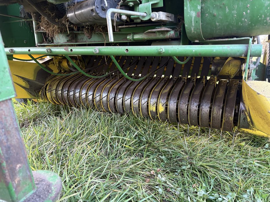 Prasa John Deere 590