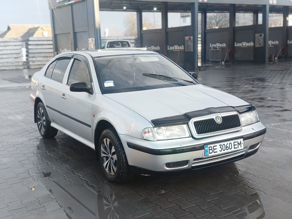 Skoda Octavia tour 1.6 газ-бензин