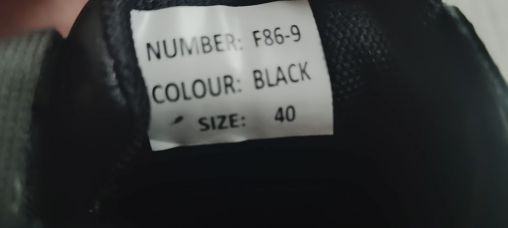 взуття жіноче чорного кольору нове