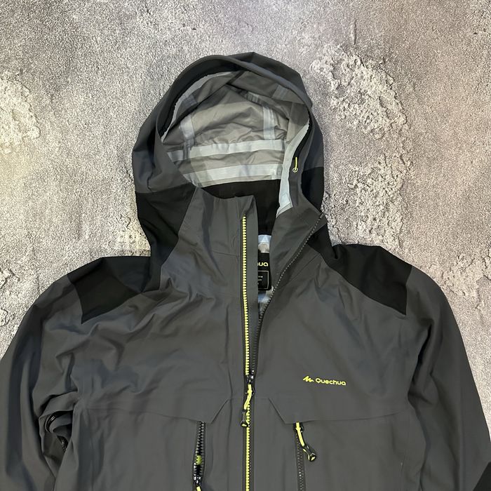 Мембранна водонепроникна куртка Quechua Waterproof розмір М