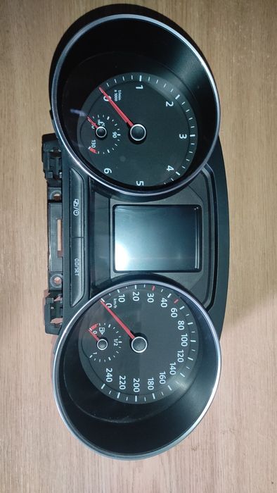 Панель приладів vw polo