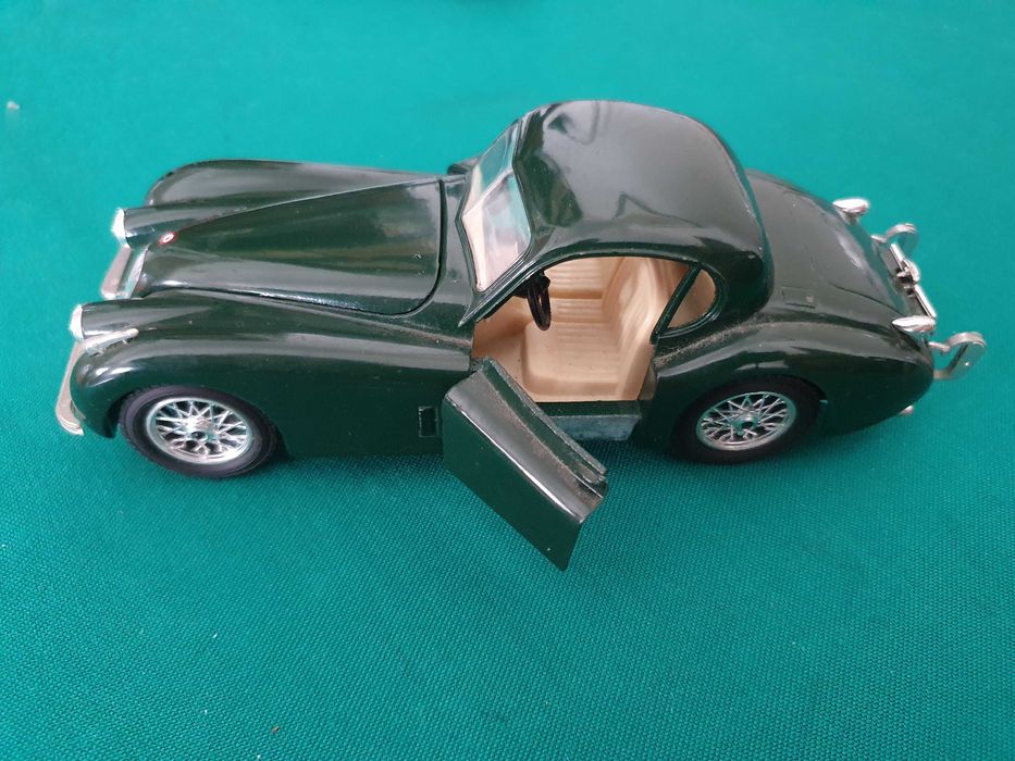 Jaguar XK 120 / (1948), BURAGO escala 1/24 - Anos 80 - Italy