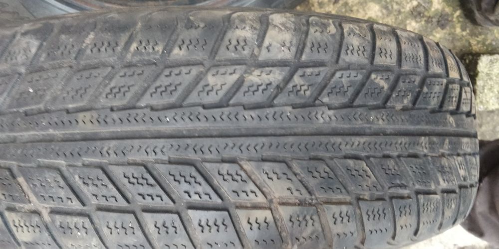 Продам зимові шини R15 Бєлшина